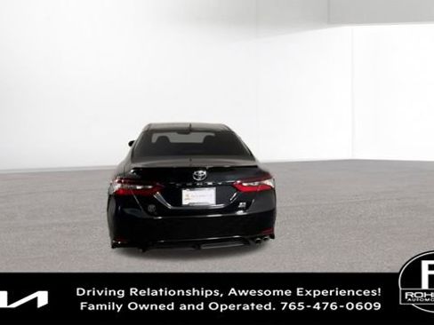 Used 2024 Toyota Camry SE image 9