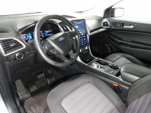 Used 2024 Ford Edge SE w/ Black Appearance Package AWD/4WD image 10