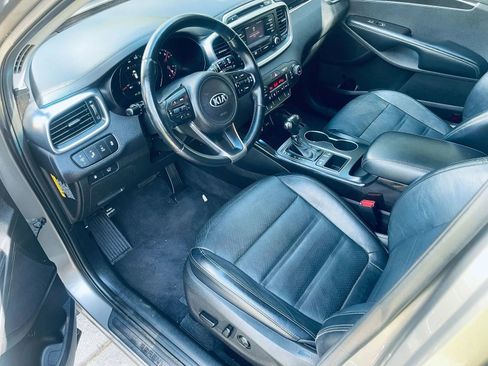 Used 2016 Kia Sorento EX w/ EX Premium Package FWD image 4