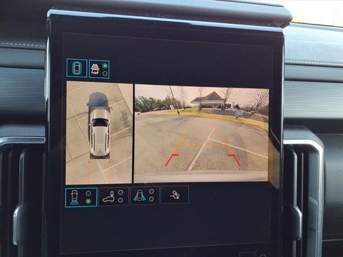 Used 2025 GMC Acadia Elevation image 15