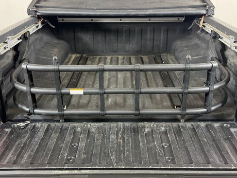 Used 2010 Nissan Frontier SE RWD image 25