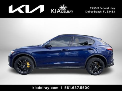 Used 2019 Alfa Romeo Stelvio w/ Nero Edizione image 5
