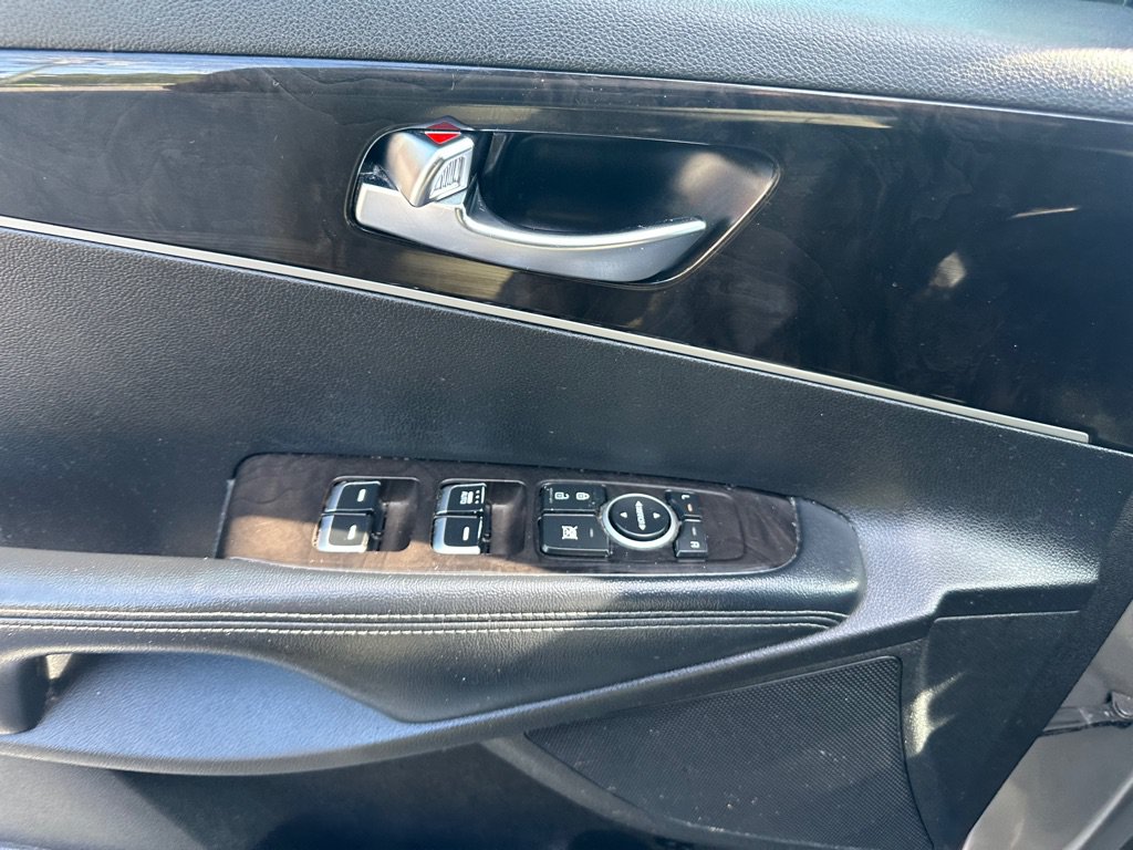 Used 2017 Kia Sorento AWD image 12