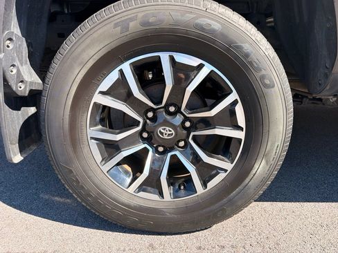 Used 2023 Toyota Tacoma TRD Sport AWD/4WD image 33