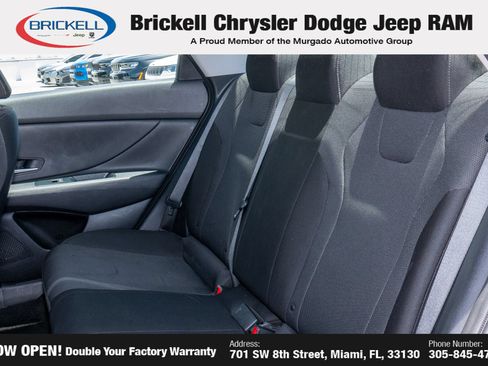 Used 2023 Hyundai Elantra SE FWD image 17