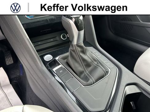 New 2026 Volkswagen Taos SE FWD image 21