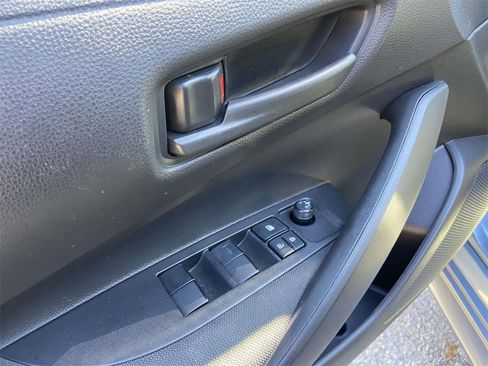 Used 2025 Toyota Corolla LE image 13