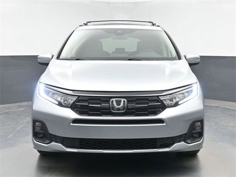 New 2026 Honda Odyssey Touring image 3