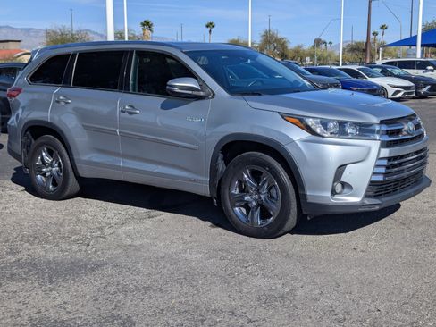 Used 2018 Toyota Highlander Limited Platinum image 1