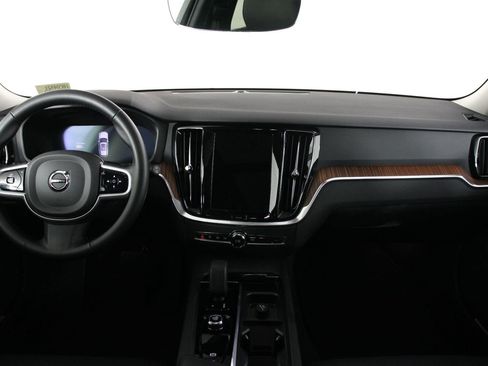 Certified 2025 Volvo V60 B5 Cross Country Plus image 7