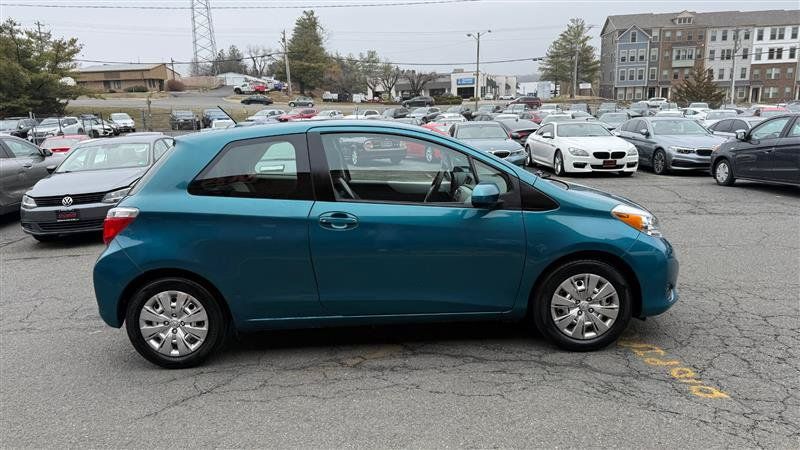 Used 2012 Toyota Yaris L FWD image 4