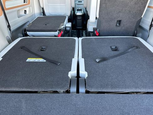 New 2025 Volkswagen ID. Buzz 1st Edition image 15