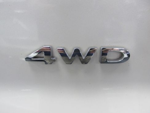 Certified 2018 Ford Explorer XLT w/ Equipment Group 202A image 21