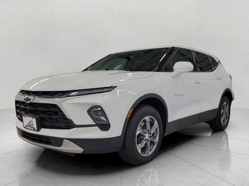 Used 2024 Chevrolet Blazer LT w/ Driver Confidence Package AWD/4WD image 39