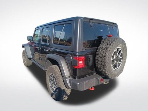 Used 2025 Jeep Wrangler Unlimited Rubicon image 3