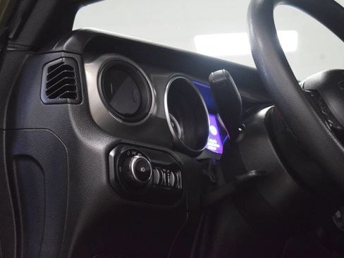 Used 2021 Jeep Wrangler Sport image 35