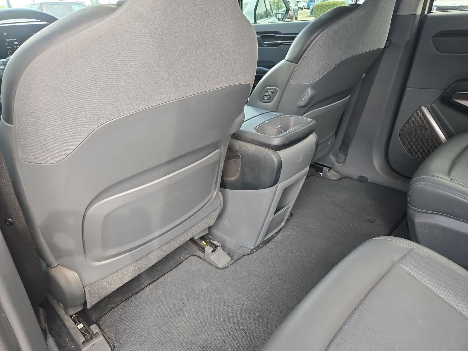 Used 2024 Kia EV9 Light Long Range RWD image 18