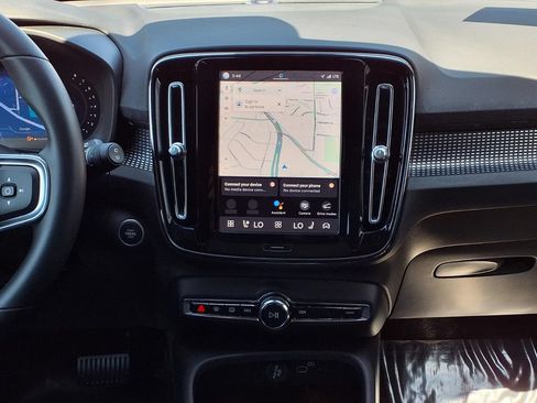 Certified 2023 Volvo XC40 B5 Plus w/ Climate Package AWD/4WD image 14