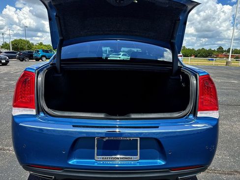 Used 2023 Chrysler 300 Touring w/ Safetytec Plus Group RWD image 22