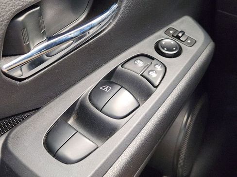 Used 2023 Nissan Kicks SV image 21