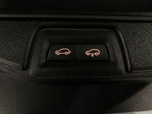 Certified 2023 BMW X7 M60i w/ Executive Package image 7