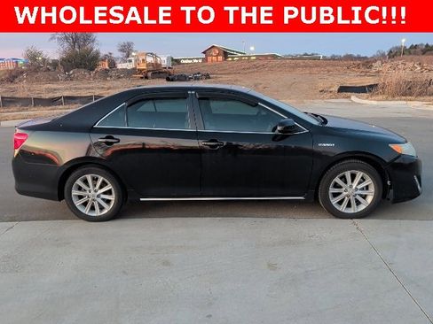 Used 2012 Toyota Camry XLE w/ Leather Pkg image 2