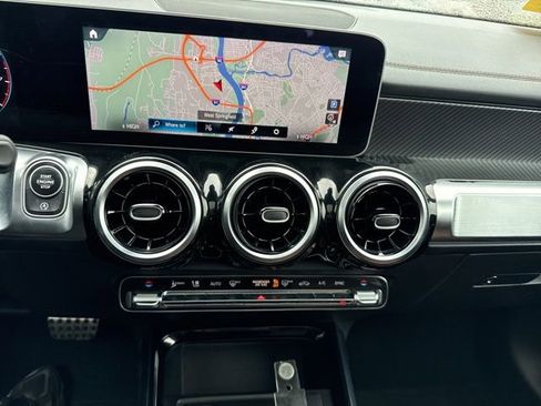 Used 2020 Mercedes-Benz GLB 250 4MATIC image 17