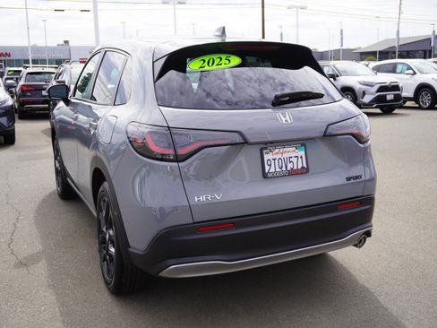 Used 2025 Honda HR-V Sport image 8