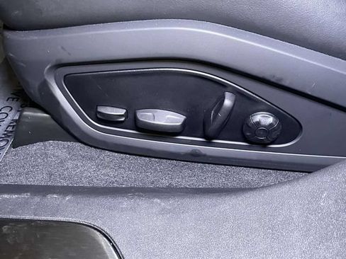 Certified 2025 Porsche Taycan AWD/4WD image 17