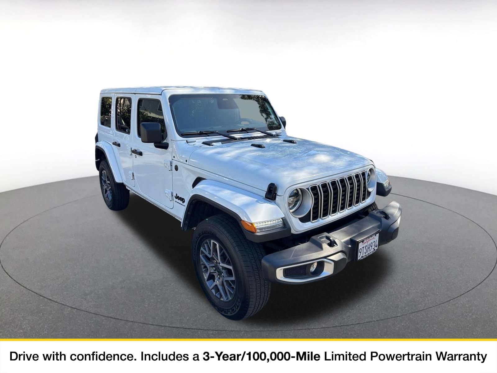 Used 2025 Jeep Wrangler Unlimited Sahara AWD/4WD image 1