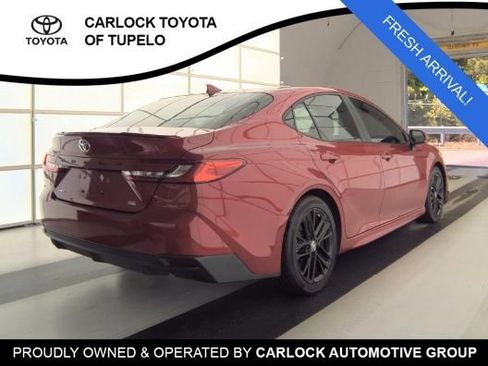 Used 2025 Toyota Camry SE w/ Convenience Package image 4