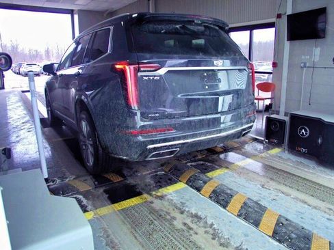 Certified 2024 Cadillac XT6 Premium Luxury w/ Technology Package image 6