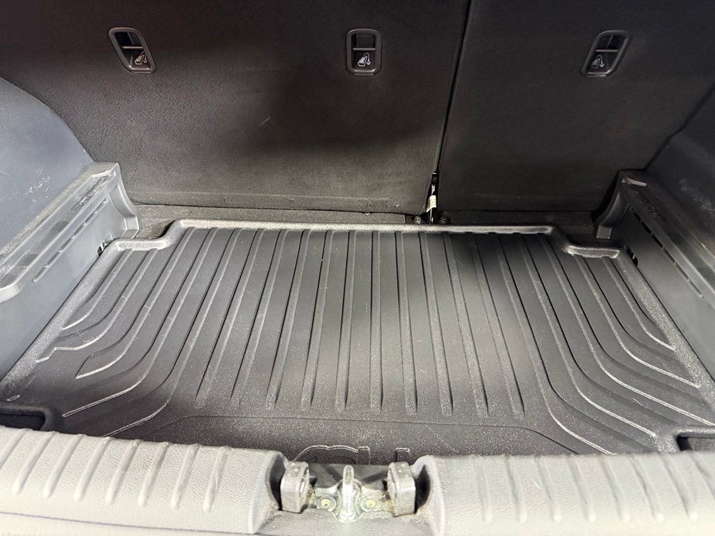 Used 2024 Kia Soul GT-Line w/ Option Group 020 FWD image 30