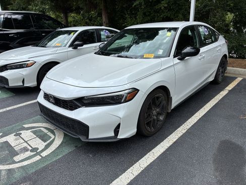 Used 2025 Honda Civic Sport image 3