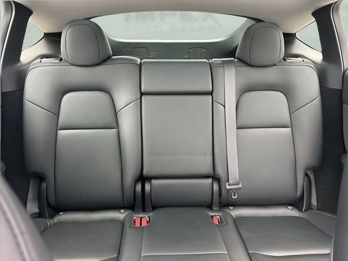 Used 2023 Tesla Model Y Long Range image 12