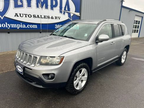 Used 2014 Jeep Compass Latitude AWD/4WD image 3
