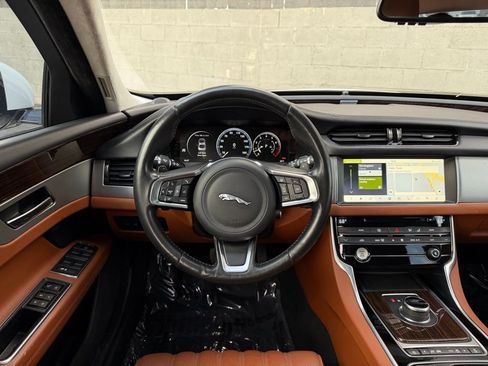 Used 2018 Jaguar XF Portfolio image 22