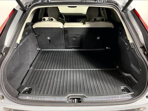 Used 2025 Volvo V90 B6 Cross Country Plus w/ Protection Package Premier AWD/4WD image 27