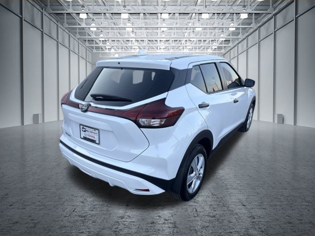 Used 2025 Nissan Kicks Play S FWD image 5