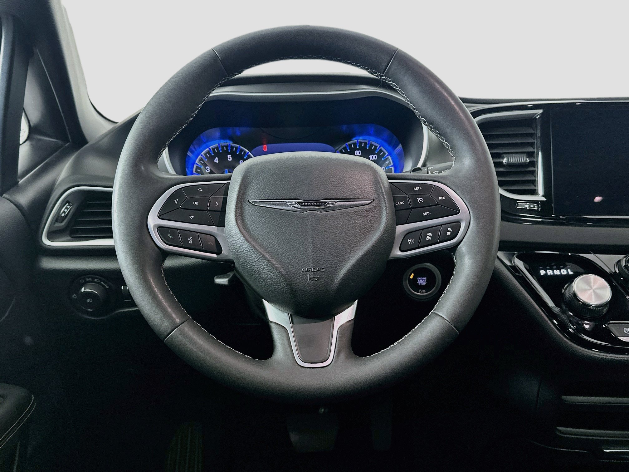 Used 2025 Chrysler Pacifica Select FWD image 18