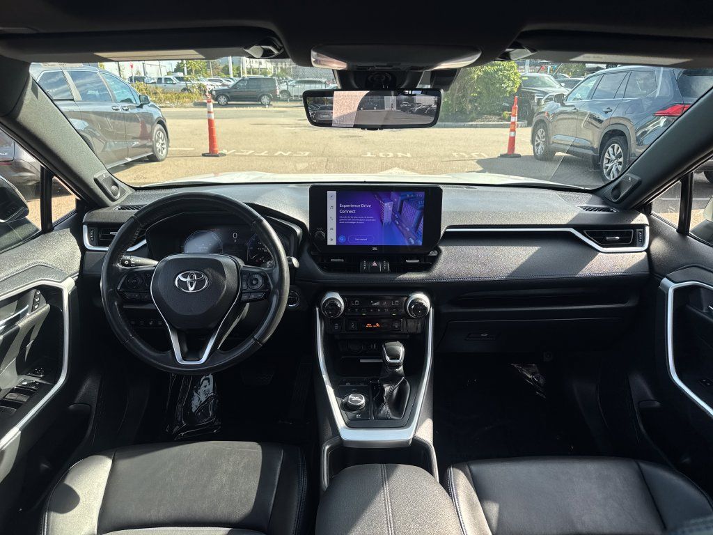 Used 2023 Toyota RAV4 XSE AWD/4WD image 12