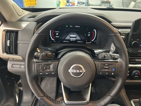 Used 2022 Nissan Pathfinder Platinum w/ Cargo Package AWD/4WD image 13