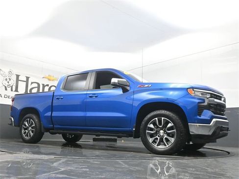 Used 2022 Chevrolet Silverado 1500 LT image 2