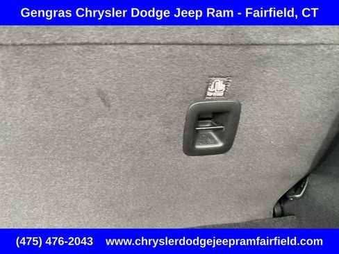 Used 2024 Jeep Wrangler Unlimited AWD/4WD image 35