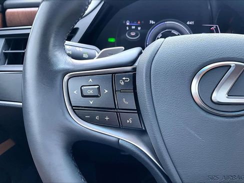 Used 2025 Lexus ES 300h w/ Premium Package image 24