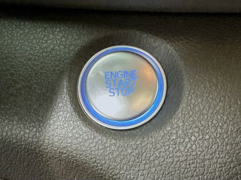 Used 2020 Hyundai Santa Fe SEL image 34