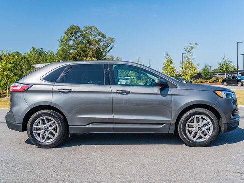 Used 2024 Ford Edge SEL image 8