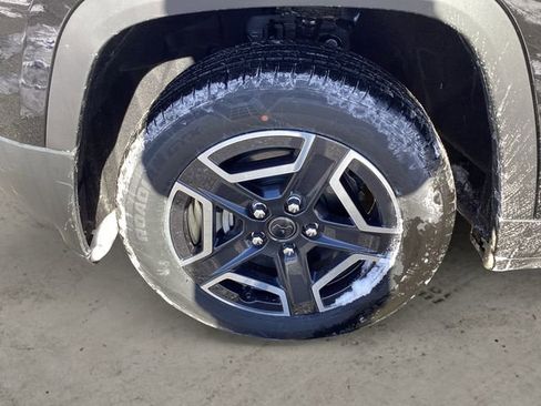 New 2026 Jeep Cherokee Laredo image 15