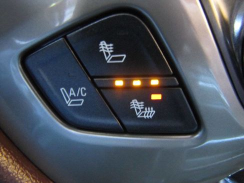 Used 2014 Chevrolet Silverado 1500 High Country image 39