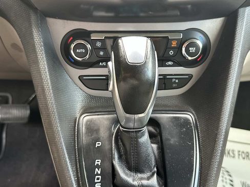 Used 2017 Ford Transit Connect XLT FWD image 28